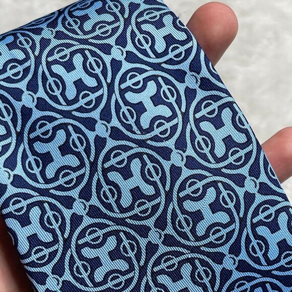 Hermes Blue Silk Geometric Tie - Picture 6 of 7